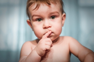 Có nên rửa mũi cho con bằng ống xi lanh?